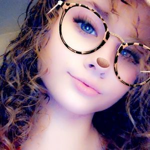 Meet your Posher, Dakota